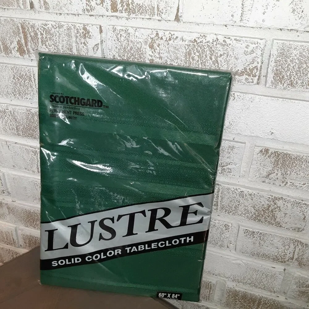 Lustre NWT 60x84 Oblong Tablecloth Forest Green